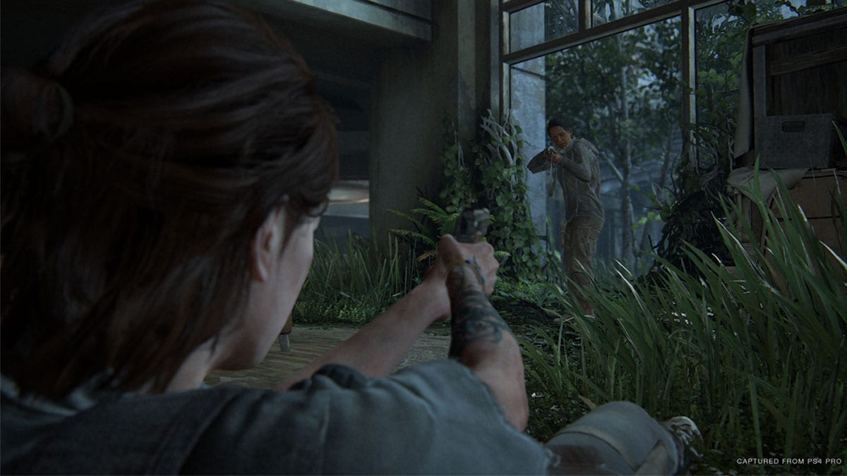 Ellie enfrentando inimigos em The Last Of Us Parte II