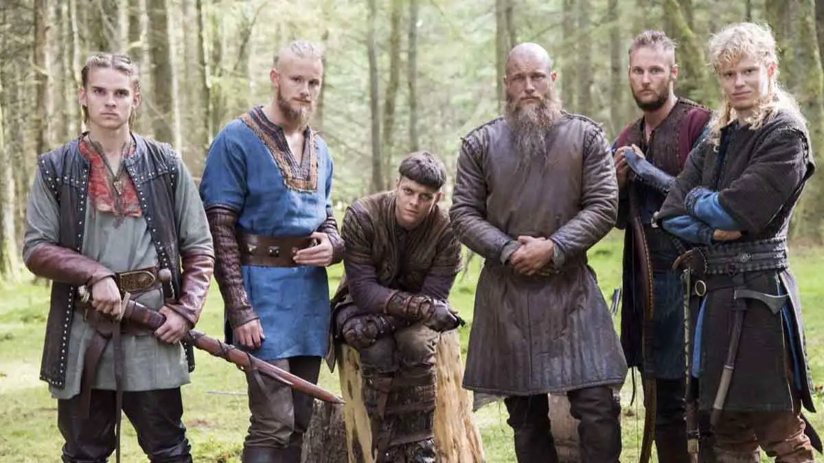 Ragnar e seus filhos na série Vikings