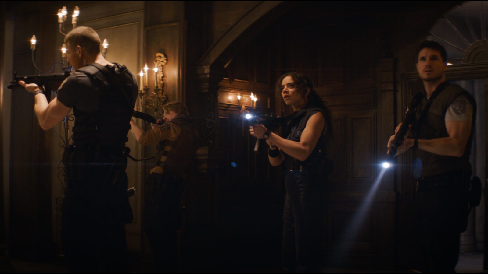 Chris, Jill e Wesker no novo Resident Evil: Bem-Vindos a Raccoon City