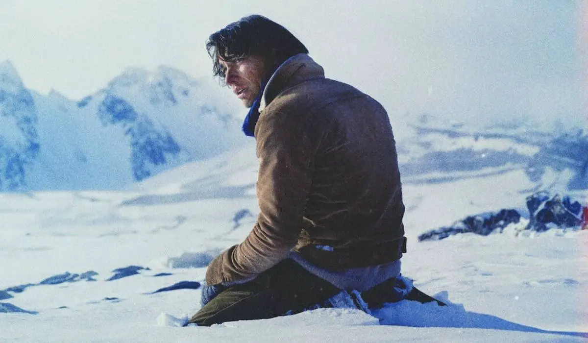 Imagem do filme A Sociedade da Neve, um dos lançamentos de janeiro de 2024 na Netflix